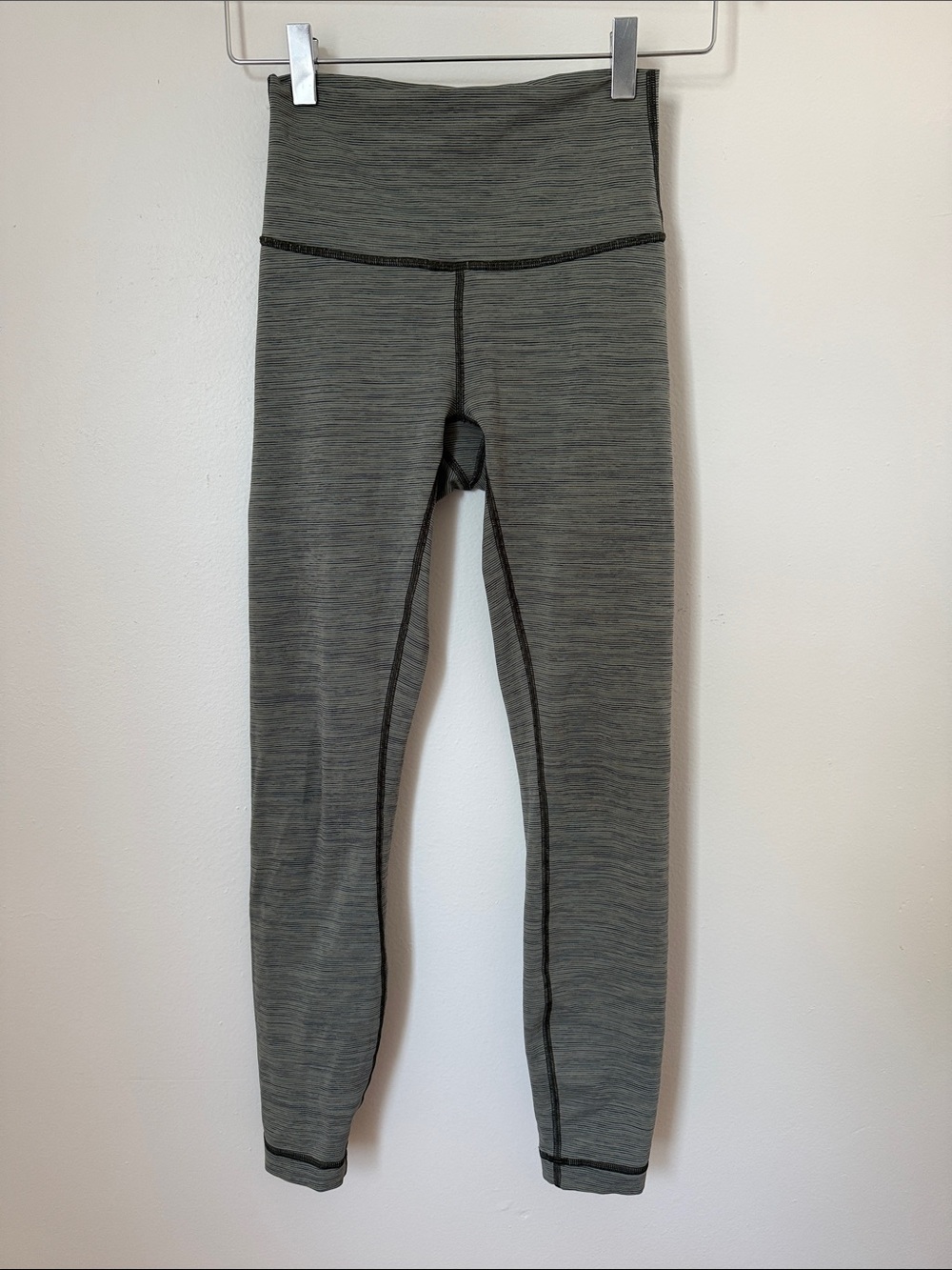 LuluLemon wonder under High-Waist hunter green gray Leggings size 4